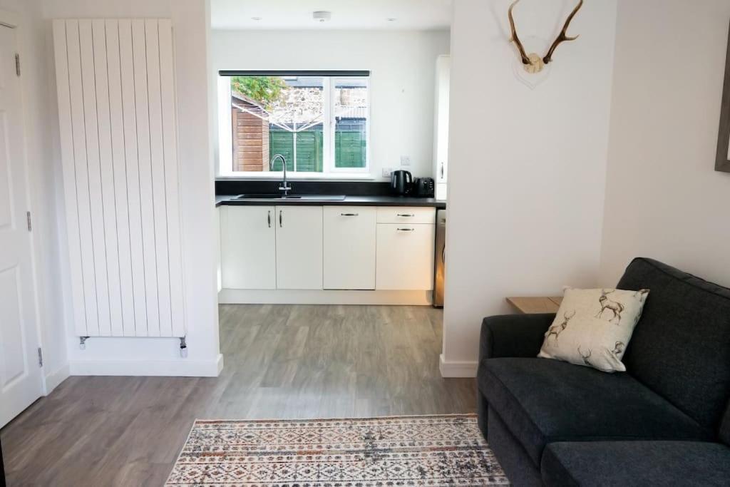 Central 2 Bedroom Luxury Home Close To River Ness 인버네스 외부 사진